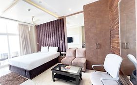 Hotel Tbs ! Puri All-Rooms-Sea View Fully-Air-Conditioned-Hotel With-Lift-And-Parking-Facility Breakfast-Included